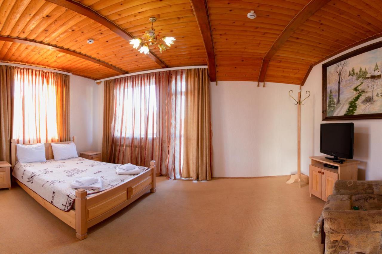 У Мар'Яни І Назара Yaremche Exterior foto