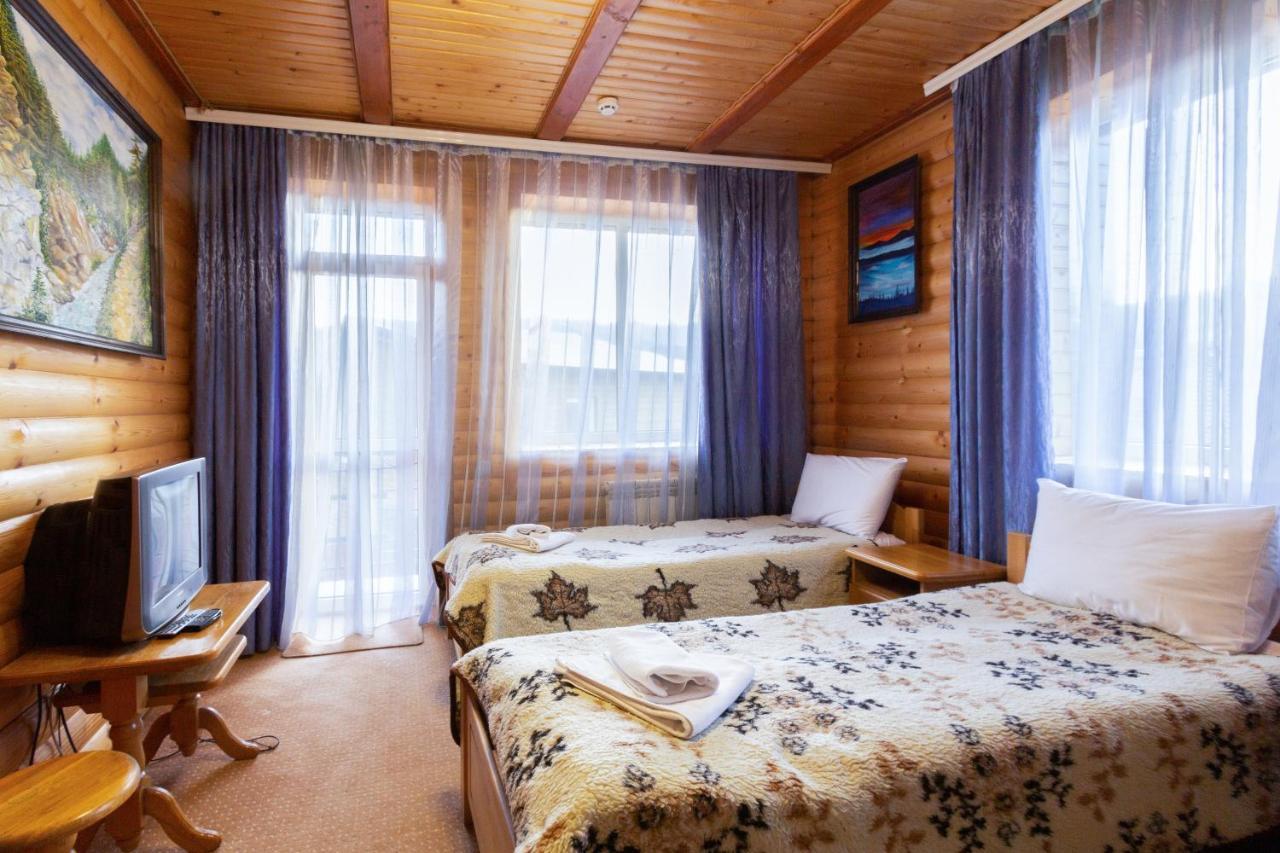 У Мар'Яни І Назара Yaremche Exterior foto