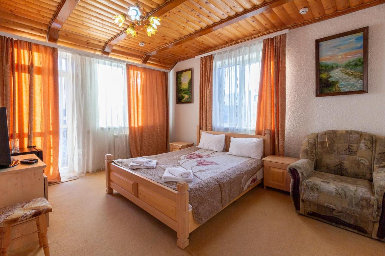 У Мар'Яни І Назара Yaremche Exterior foto